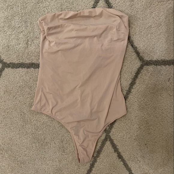 Aritzia Contour Strapless Bodysuit - Picture 2 of 2